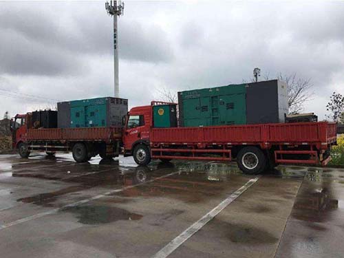 华蓥涂抹密封胶后，需要等待多长时间才能安装水冷式机油散热器密封件？